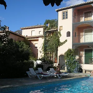 Casa Tia Maria, Acequias